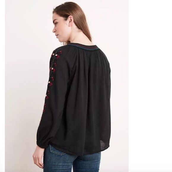 Velvet By Graham & Spencer Hunter Flores Blouse - Picture 4 of 11